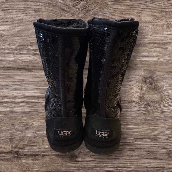 UGG® Classic Short Sparkle Sequin Boots Black Size 8 - Picture 1 of 5